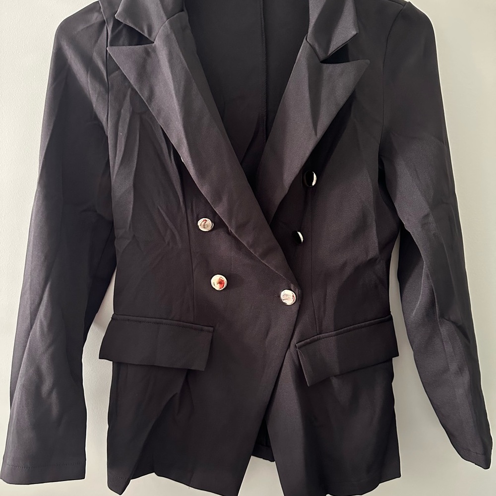 SHEIN Black Double-Breasted Blazer with Structured Shoulders